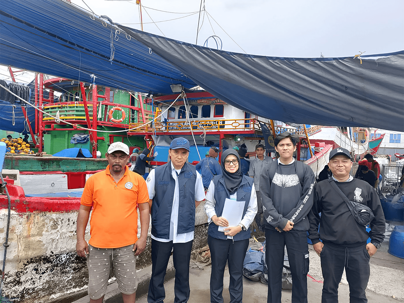 Fish handling team 2