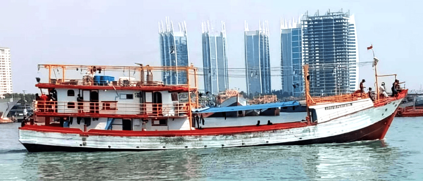 Squid fishing vessel 1